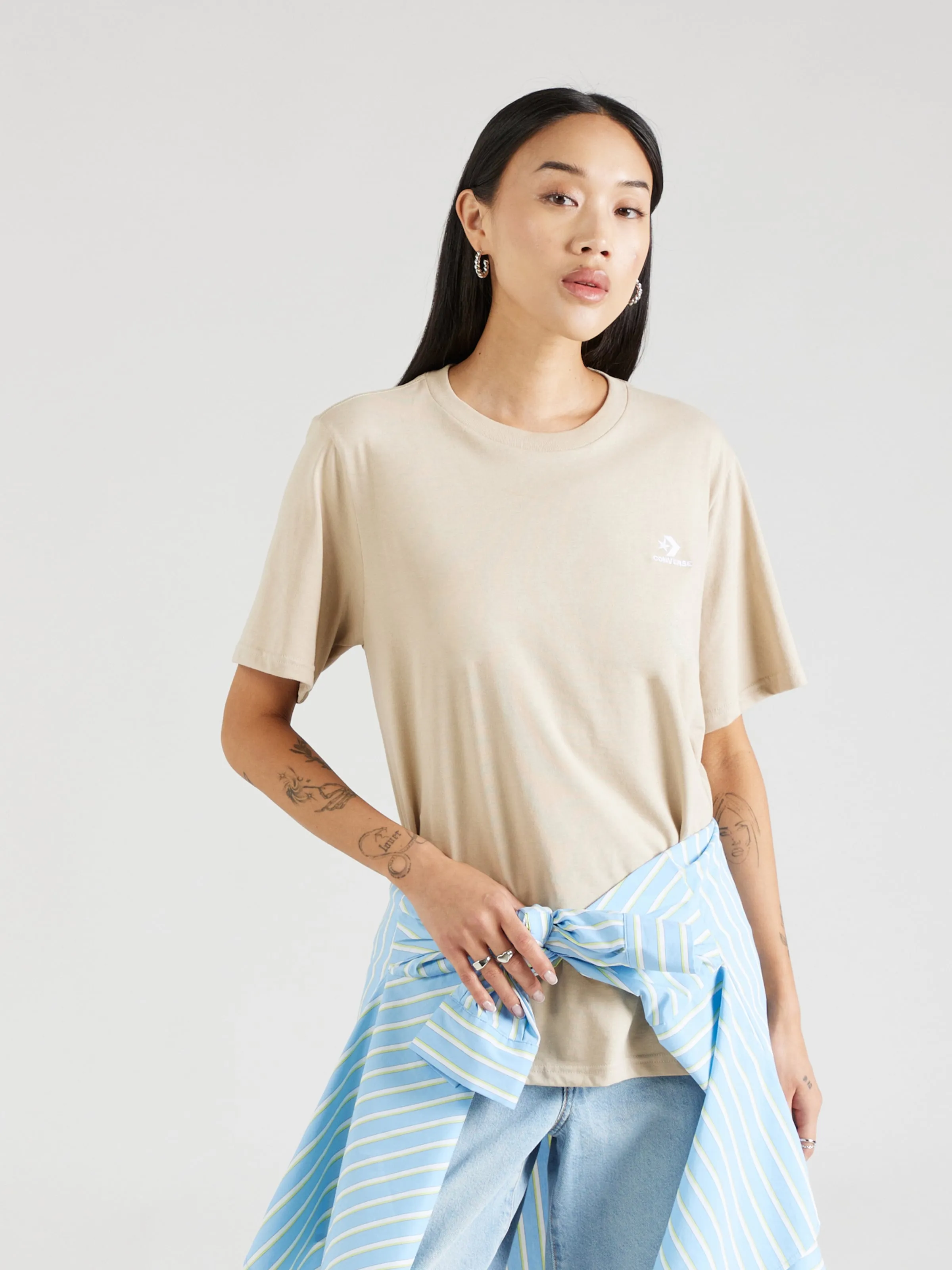 CAMISETA 'GOTO' CONVERSE EN BEIGE