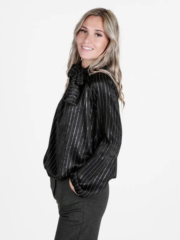Daystar Blusa de mujer de manga larga con rayas plateadas.