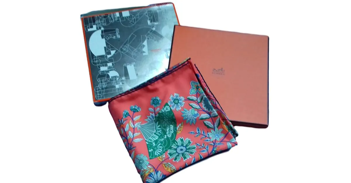 Hermès FLEURS ET PAPILLONS DE TISSU Multicolor 