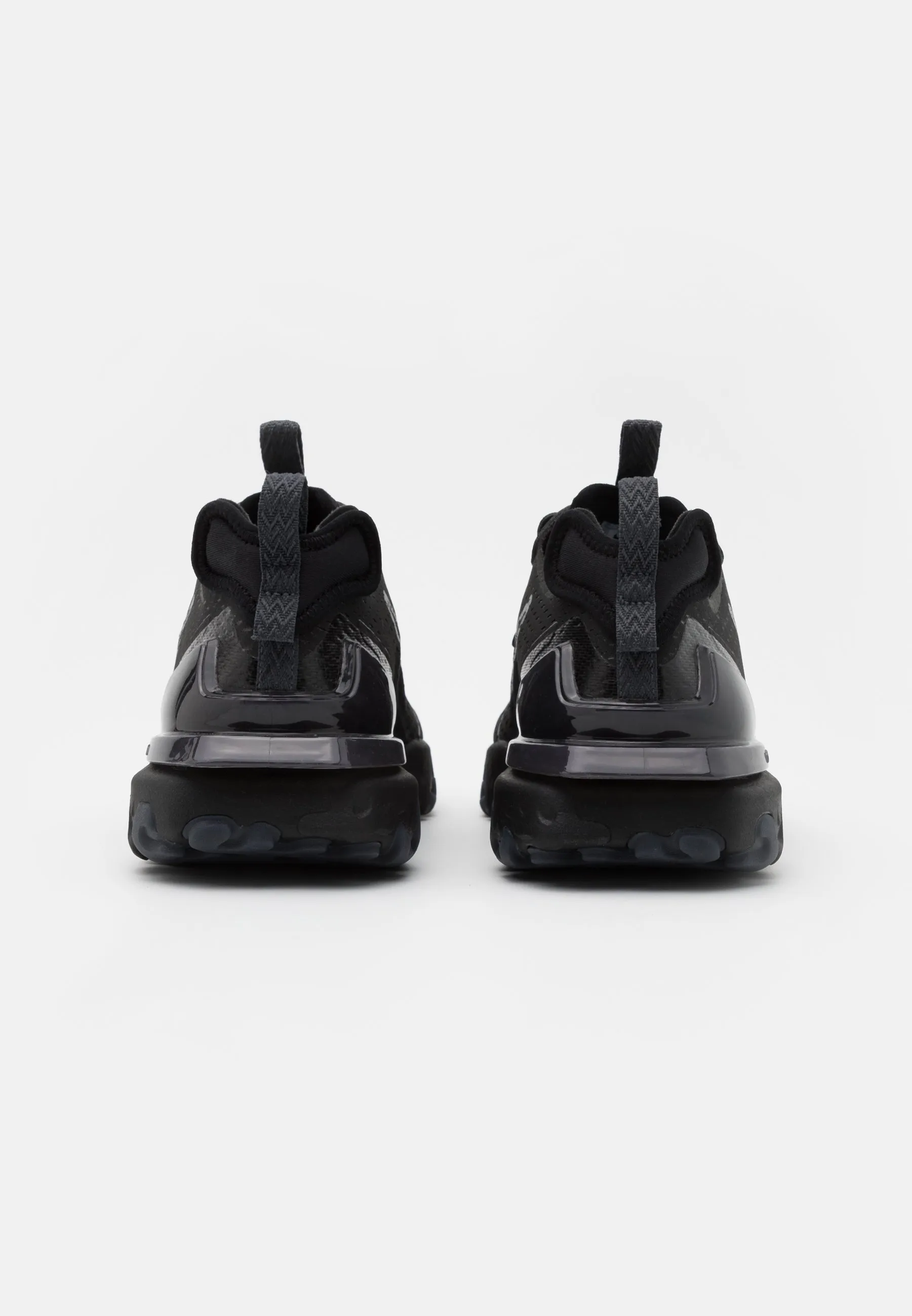 NIKE REACT V2  ZAPATILLAS