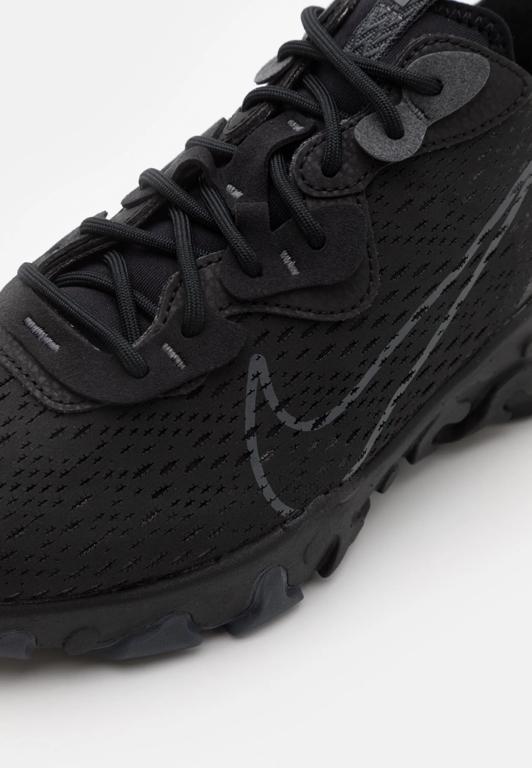 NIKE REACT V2  ZAPATILLAS