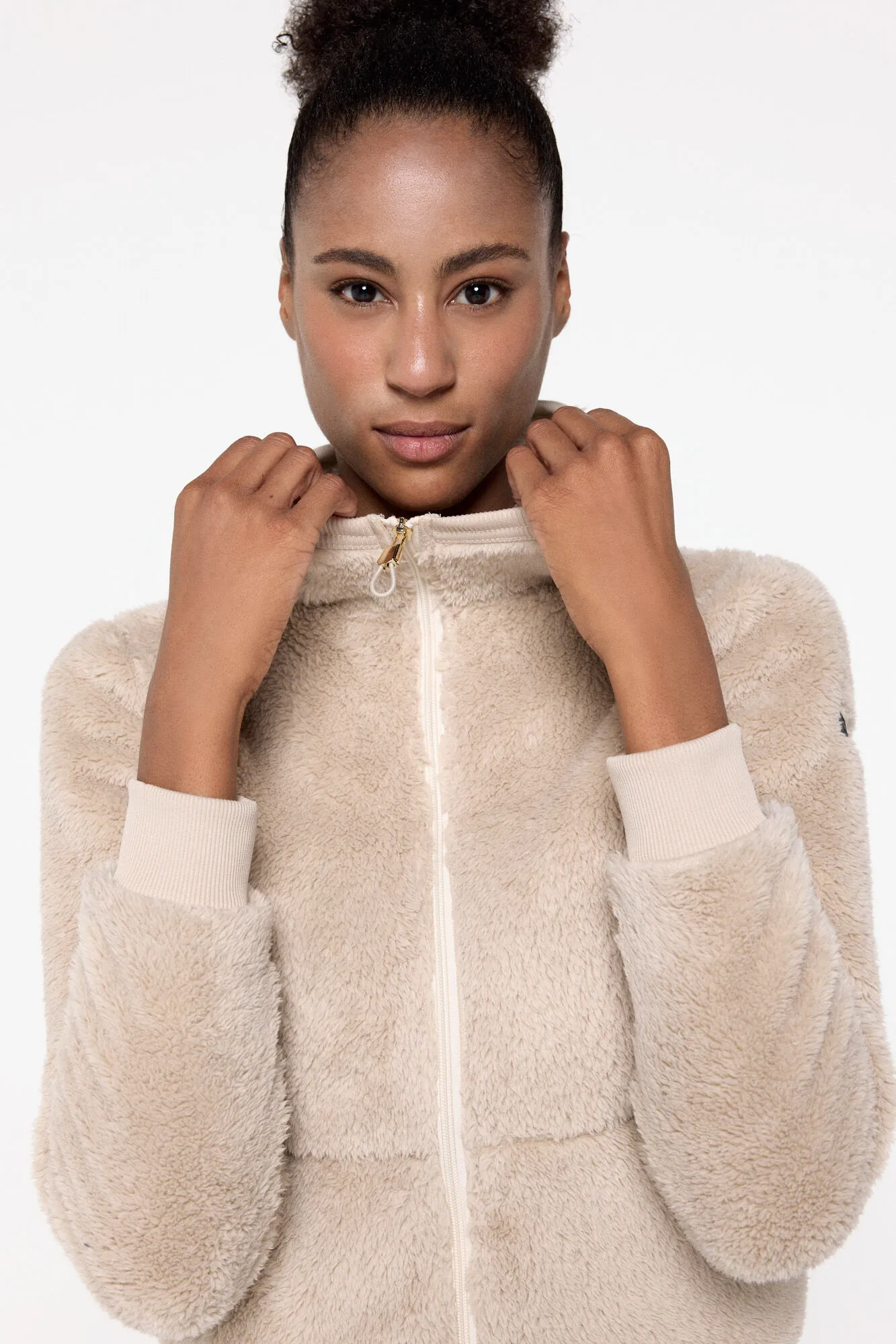 Only Play Chaqueta de borreguito con capucha