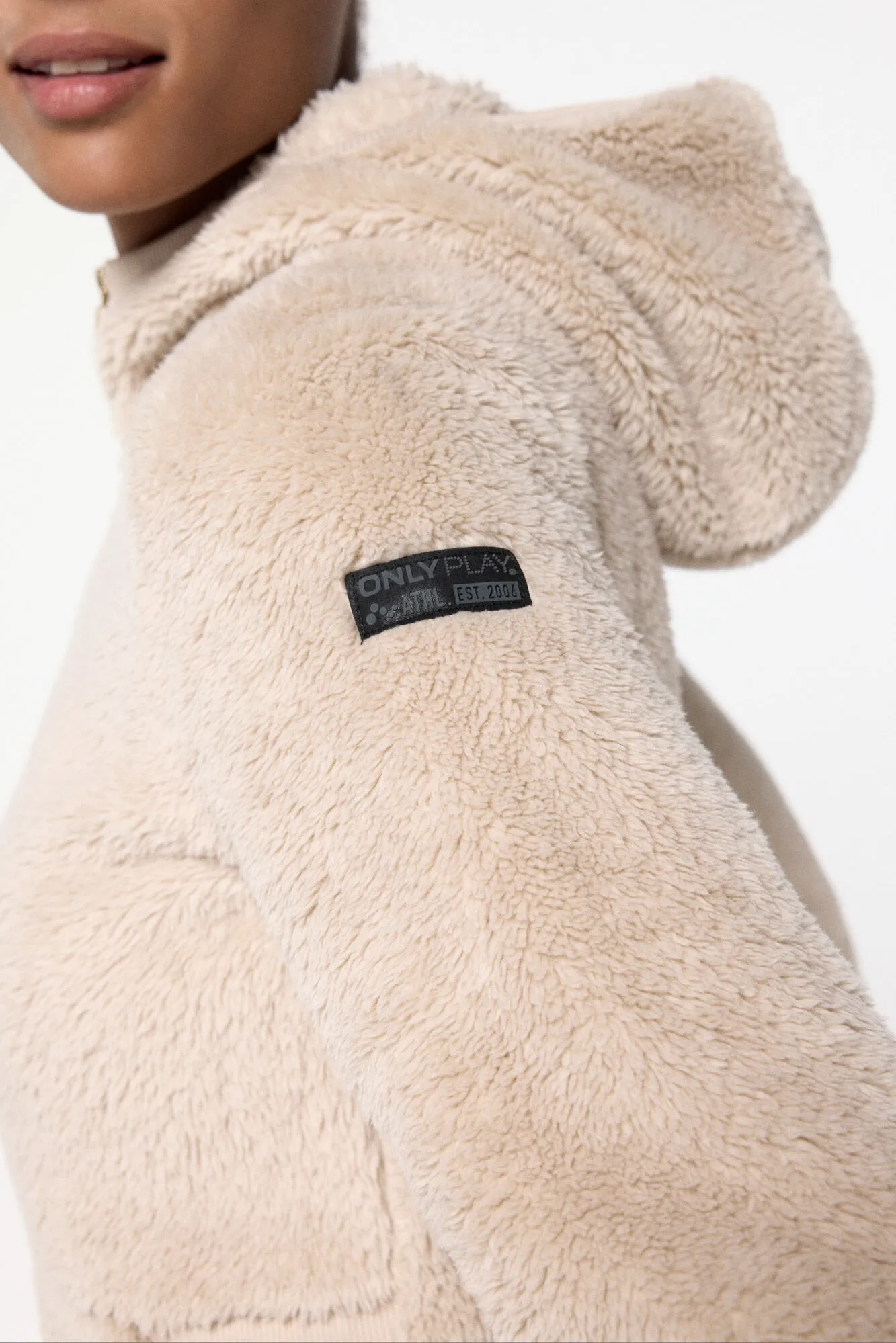 Only Play Chaqueta de borreguito con capucha