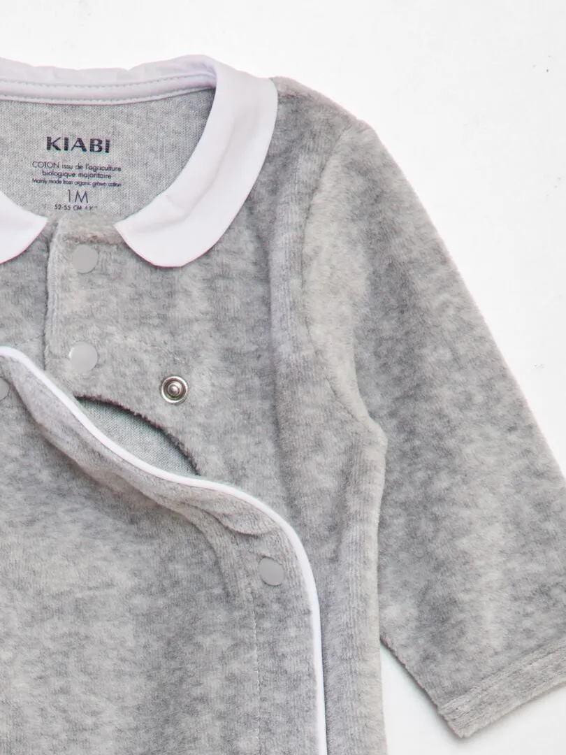 PIJAMA DE TERCIOPELO CON CUELLO BEBé  GRIS
